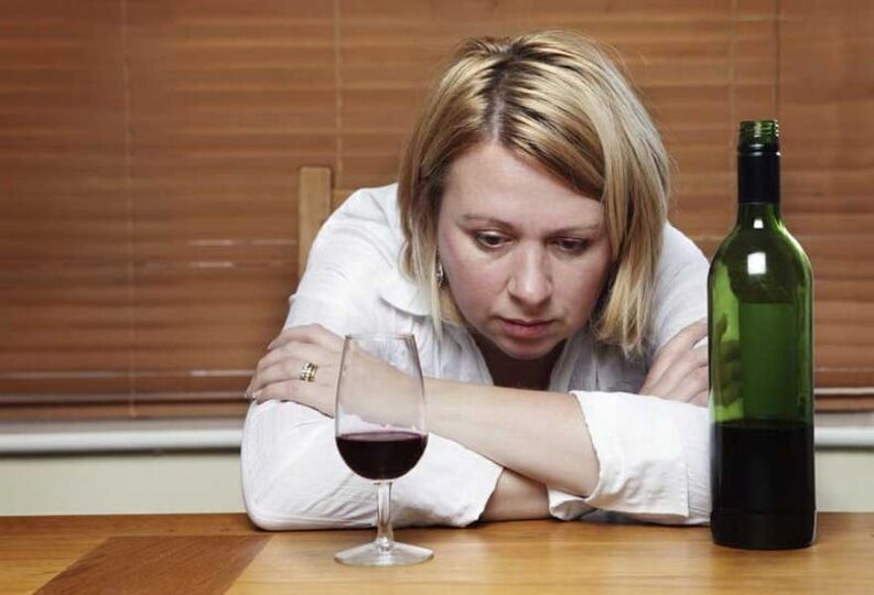 Femme buvant du vin comment arrêter
